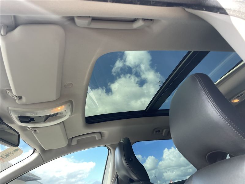 Volvo XC60 2,4 D4 Summum AWD Geartr GPS P - fotka 14 z 32