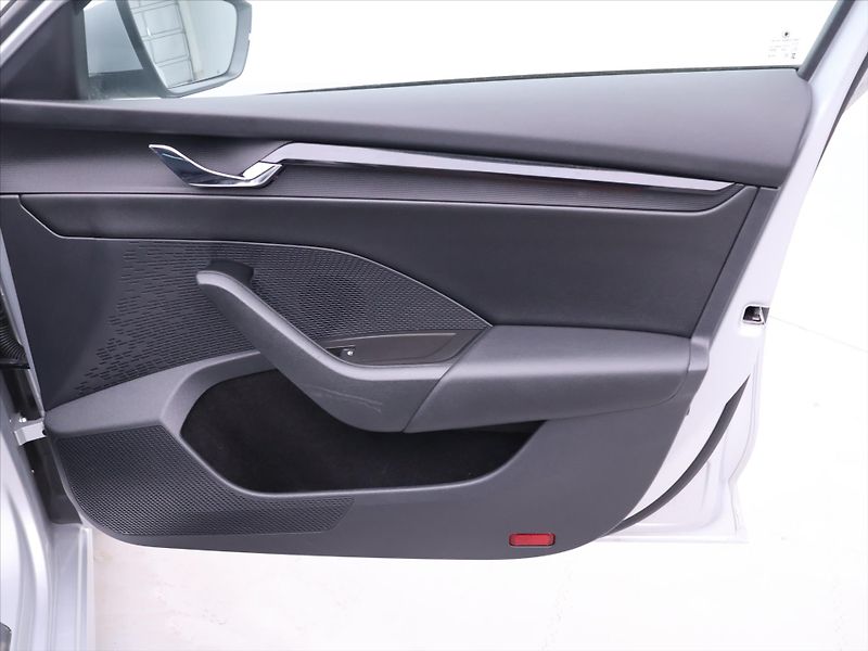 Škoda Octavia 2,0 TDI 110kW DSG Tour DPH - fotka 12 z 38