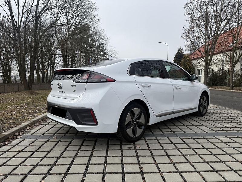 Hyundai Ioniq 1.6 GDI HYBRID Creative - fotka 4 z 20