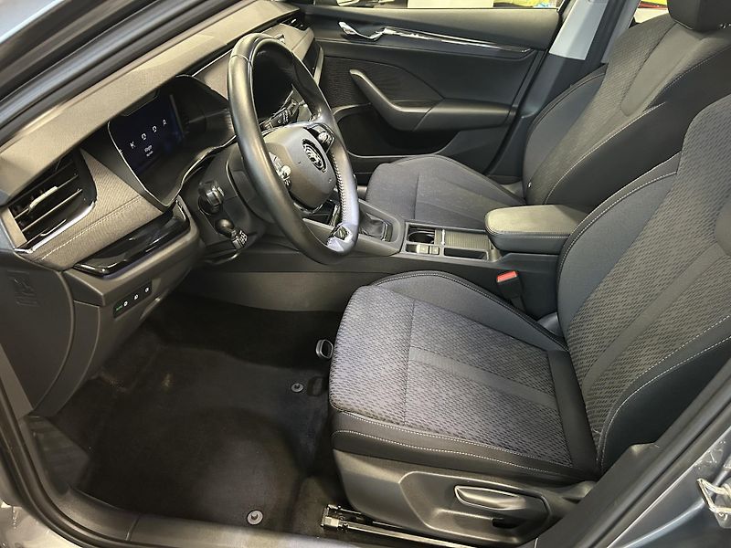 Škoda Octavia (2023) 1.5TSi Style Plus Matrix ACC - fotka 5 z 26