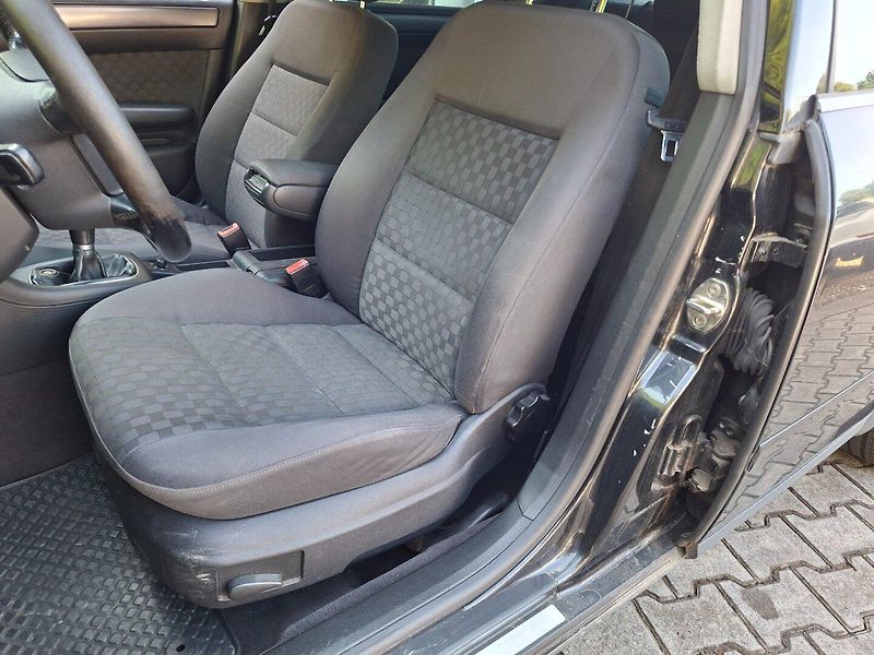 Audi A6 (2004) 2.5TDI 120kW 6MAN -SERVISOVÁNO - fotka 17 z 34