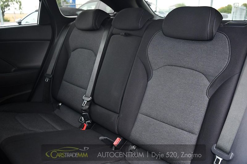 Hyundai i30 1.6CRDi SMART KAMERA CARPLAY - fotka 14 z 50