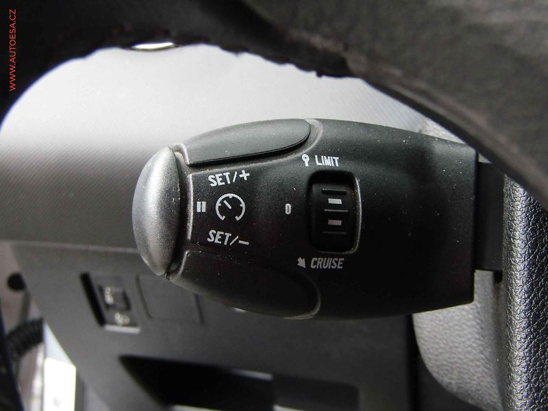 Peugeot 308 (2011) 1.6 i, ČR, AC, temp, tažné - fotka 12 z 16