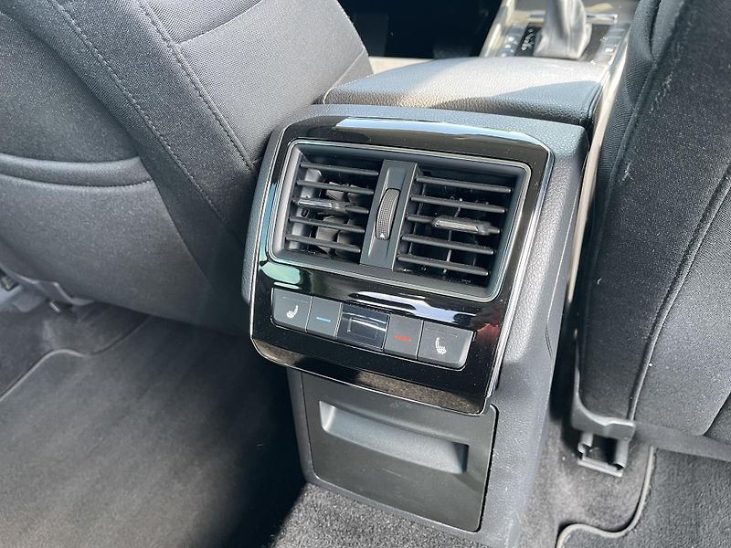 Škoda Superb 2.0 TSi Dsg 4x4 STYLE-DPH-ČR ! - fotka 28 z 54