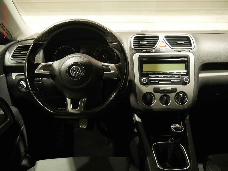 Volkswagen Scirocco (2009) 1.4 TSI, 2.maj, Klima - fotka 11 z 16