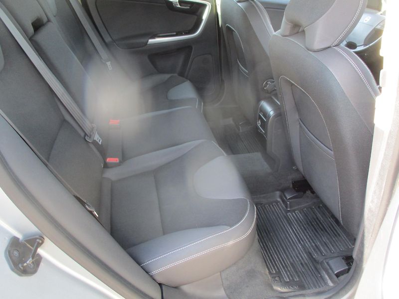 Volvo XC60 2.4 D5*136kW*AWD*197TKM*6MAN.P - fotka 29 z 48