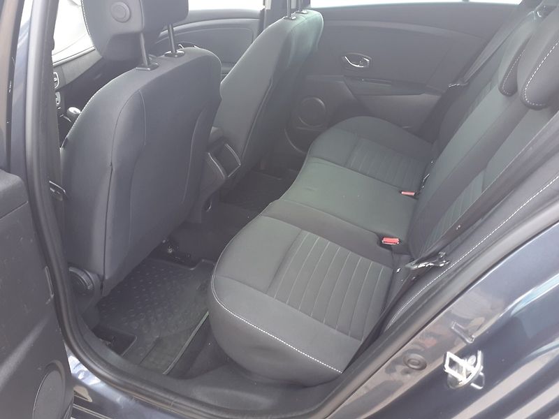 Renault Mégane (2015) KOMBI 1.5 Dci ČR - fotka 19 z 33