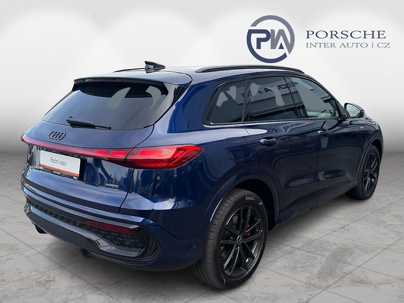 Audi Q5 2.0TDi 150kW S-Line quattro - fotka 2 z 21