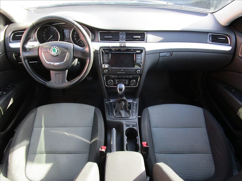 Škoda Superb Combi 2.0TDi Ambi, aut. Klima - fotka 7 z 40