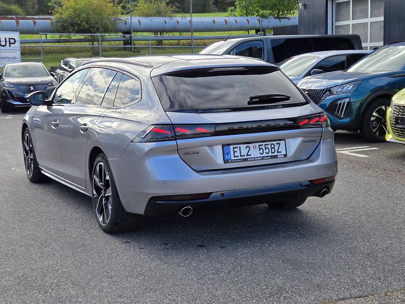 Peugeot 508 (2024) SW PHEV 1.6PT 225 GT EAT8 - fotka 3 z 38