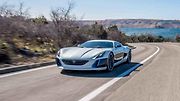 6. – 4. Rimac Concept One. Z 0 na 100 km/h za 2,5 s. Chorvatská malosériovka se svým elektromobilem poráží ve sprintu i ty nejlepší hypersporty. Za své schopnosti vděčí čtyřem elektromotorům o kombinovaném výkonu 1088 koní (811 kW) a 1600 Nm.