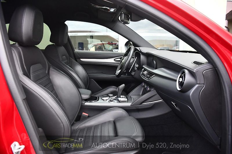 Alfa Romeo Stelvio 2.2 D154kW Veloce AT8-Q4 - fotka 16 z 56