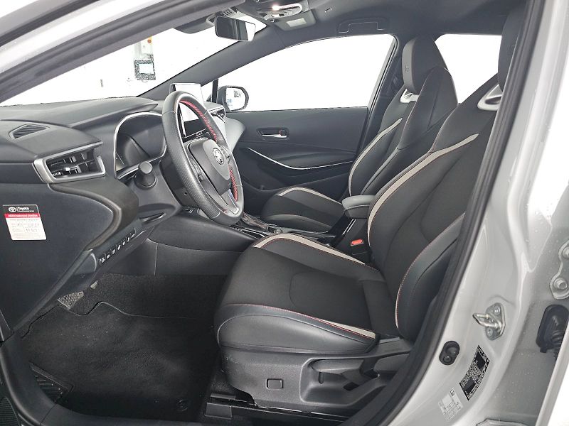 Toyota Corolla (2025) TS 1.8HEV 140k GR SPORT - fotka 6 z 27