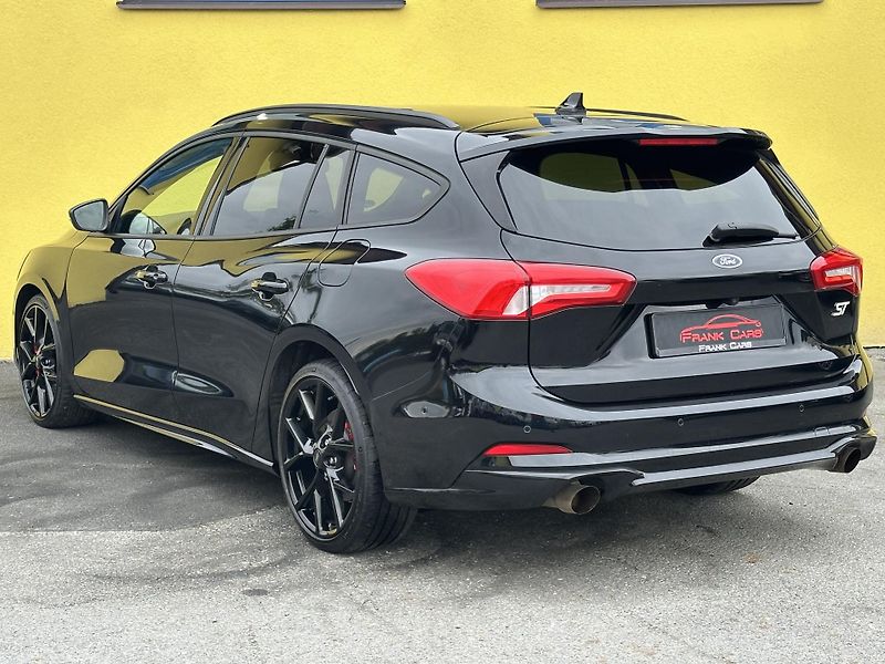 Ford Focus (2021) ST*Automat*206kW*1.Maj.B&O - fotka 3 z 42
