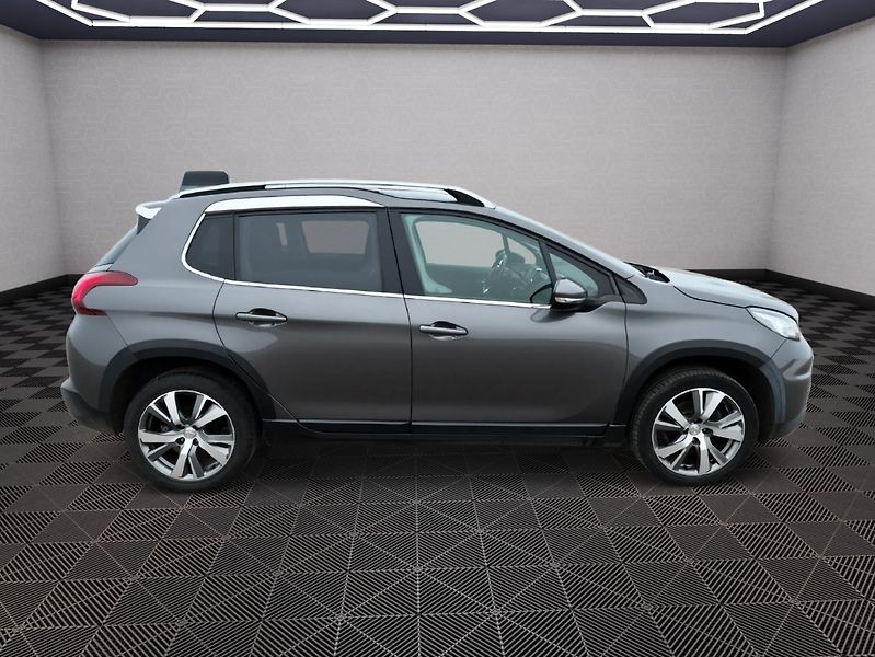 Peugeot 2008 (2016) 1.2 96kw Allure - fotka 8 z 25