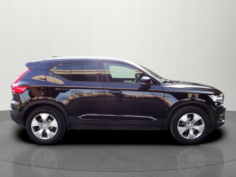 Volvo XC40 D3 A/T Virtual CarPlay Kamera - fotka 5 z 36