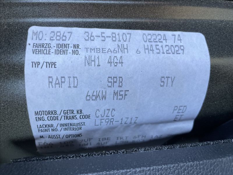 Škoda Rapid 1,2 TSi 66kw Style Radar Klima - fotka 11 z 37