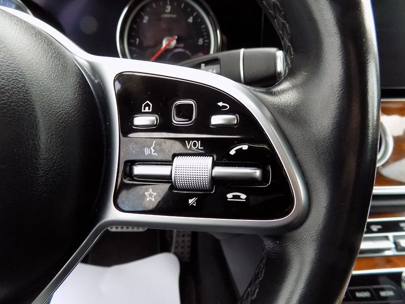 Mercedes-Benz Třídy E (2018) 400d/4-Matic/Full-LED/Webasto/ - fotka 28 z 39