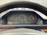 Mercedes-Benz Třídy E (1991) 2.3 , AT ,SERVIS DOLOŽEN! - náhled 24