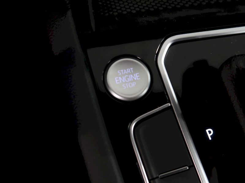 Volkswagen Passat (2022) BUSINESS PREMIUM 2.0TDI 110KW - fotka 33 z 38