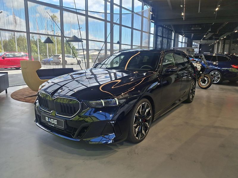 BMW Řada 5 540d xDrive Touring M-Sport - fotka 3 z 27