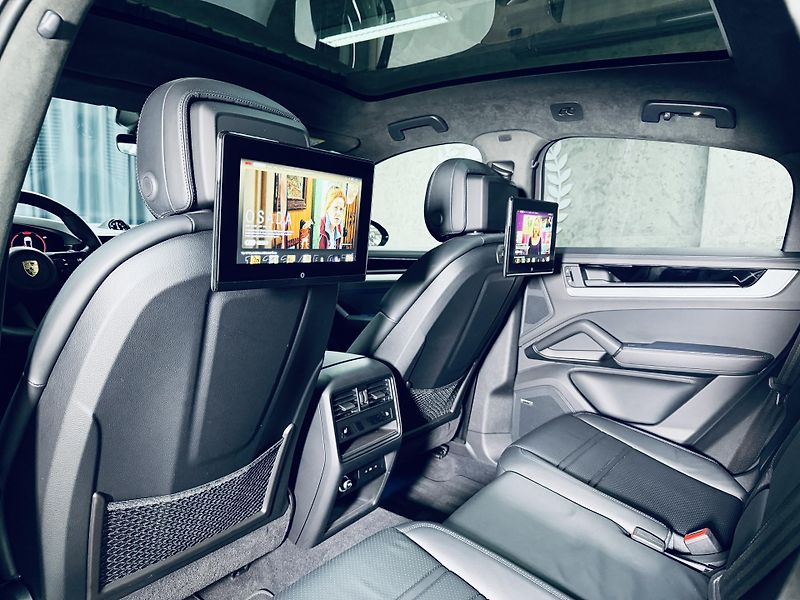 Porsche Cayenne (2024) S Coupe SPORTDESIGN MASAZ 3xTV - fotka 35 z 45