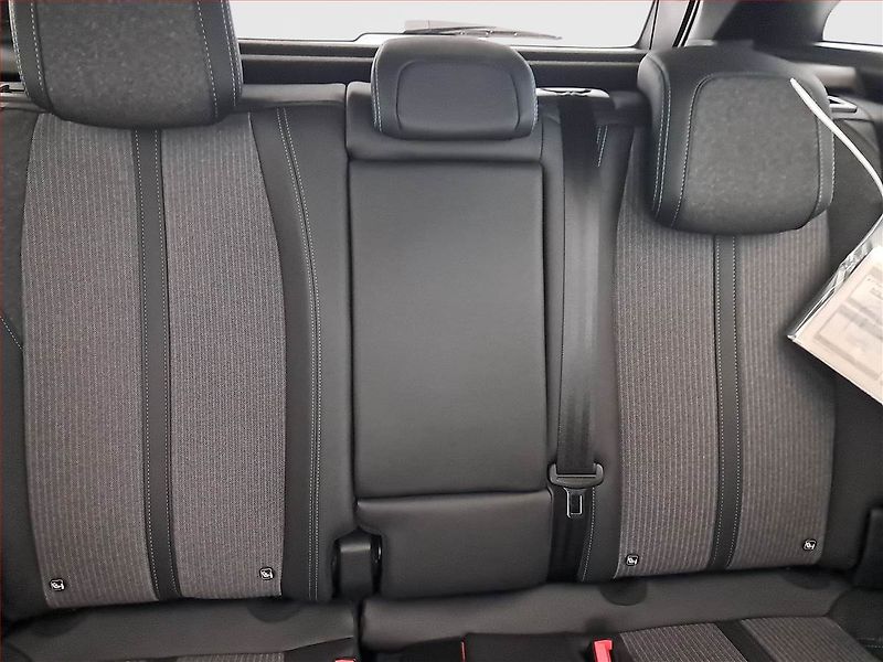 Peugeot 3008 (2023) Allure Pack 1.2 PureTech - fotka 10 z 18