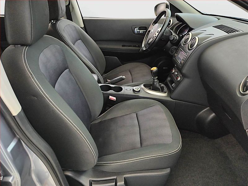 Nissan Qashqai (2013) 1.6 dCi, 4X4, Serv.kniha - fotka 9 z 20