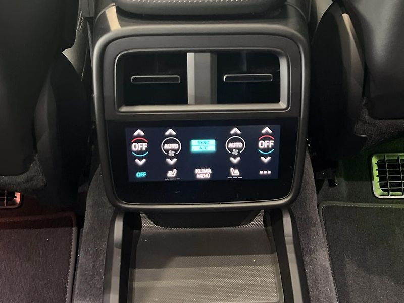 Porsche Taycan 4S Cross Turismo HuD 360 Inno - fotka 17 z 26