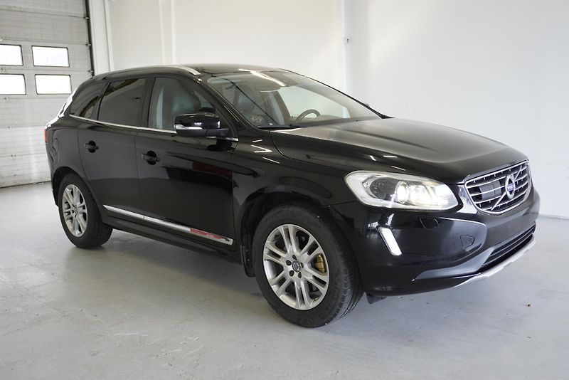 Volvo XC60 (2015) XC60  2,0 D4 AUTOMAT - fotka 3 z 30