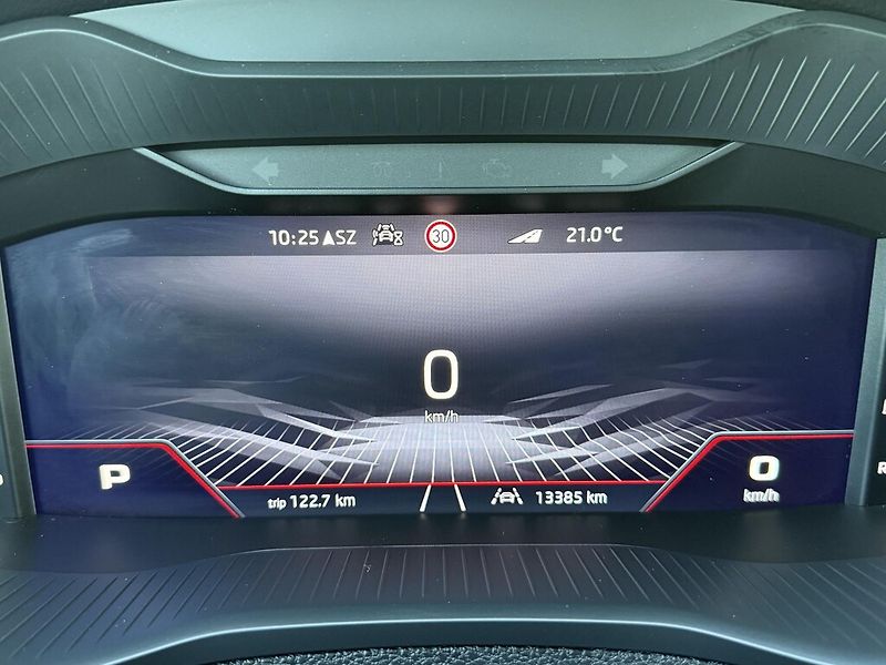 Škoda Karoq DSG 1,5TSi 110kW SportLine - fotka 8 z 24
