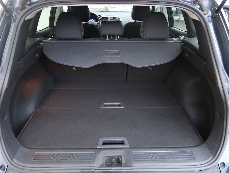 Renault Kadjar (2017) 1.2 TCe, Automat, ČR,1.maj - fotka 14 z 20