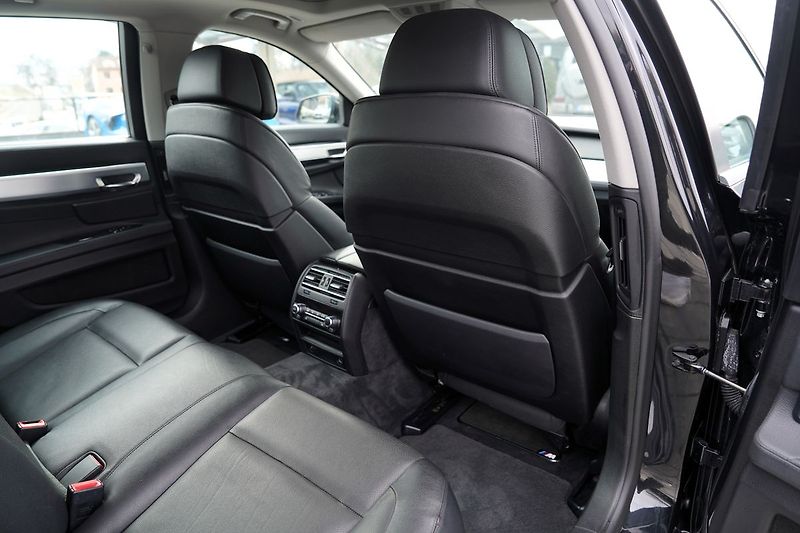 BMW Řada 7 730d  NEPOJÍZDNÉ, - fotka 31 z 45