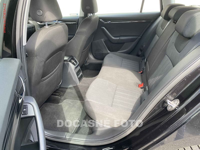 Škoda Octavia (2017) 1.6 TDi, 2.maj,ČR, Style, LED - fotka 10 z 16