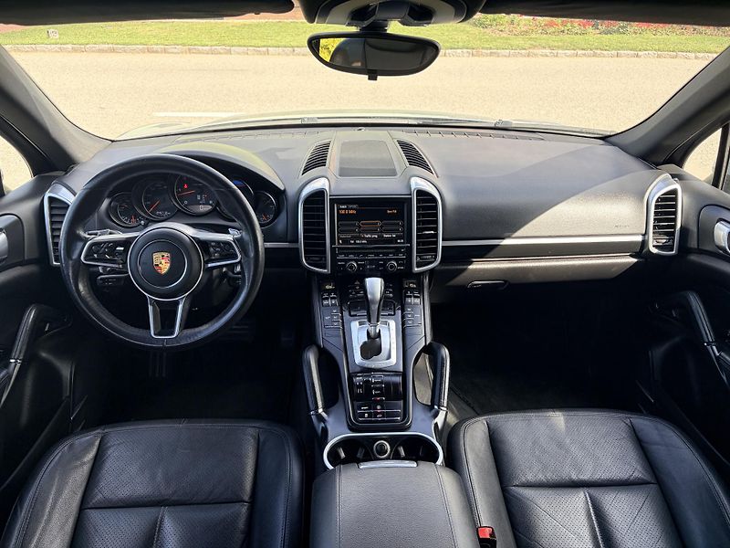Porsche Cayenne DIESEL 3.0 V6 180KW - fotka 19 z 42