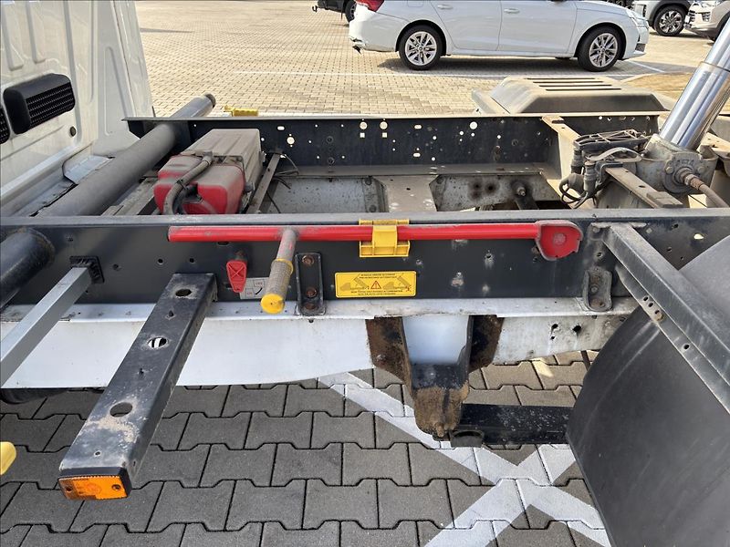 Ford Transit 2,0 EcoBlue 125kW Trend L4 - fotka 15 z 45
