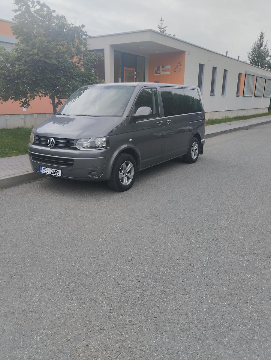 Volkswagen Caravelle 2,0 103 kW 9 míst 