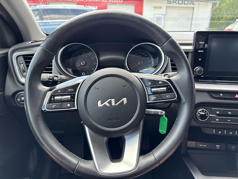 Kia Ceed (2023) SW Spin 1.5 T-GDI (118 kW) - fotka 17 z 25