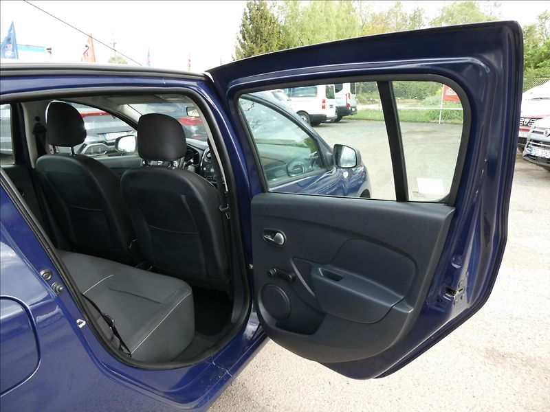 Dacia Sandero 1,0 SCe 54kW serviska, ČR - fotka 25 z 40