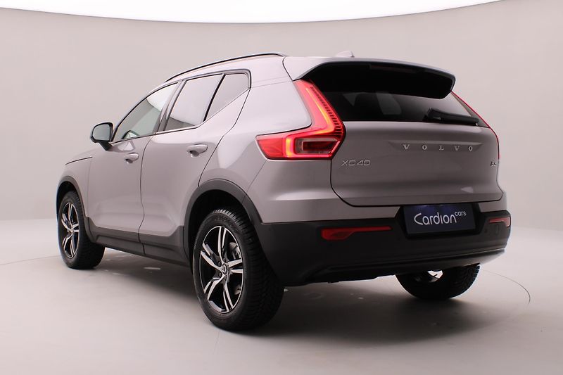 Volvo XC40 (2025) B3 AUT DARK PLUS - fotka 9 z 48
