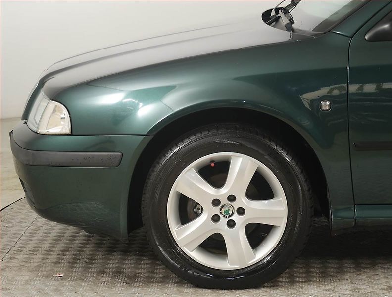 Škoda Octavia (2008) 1.6, po STK, Tažné - fotka 14 z 15