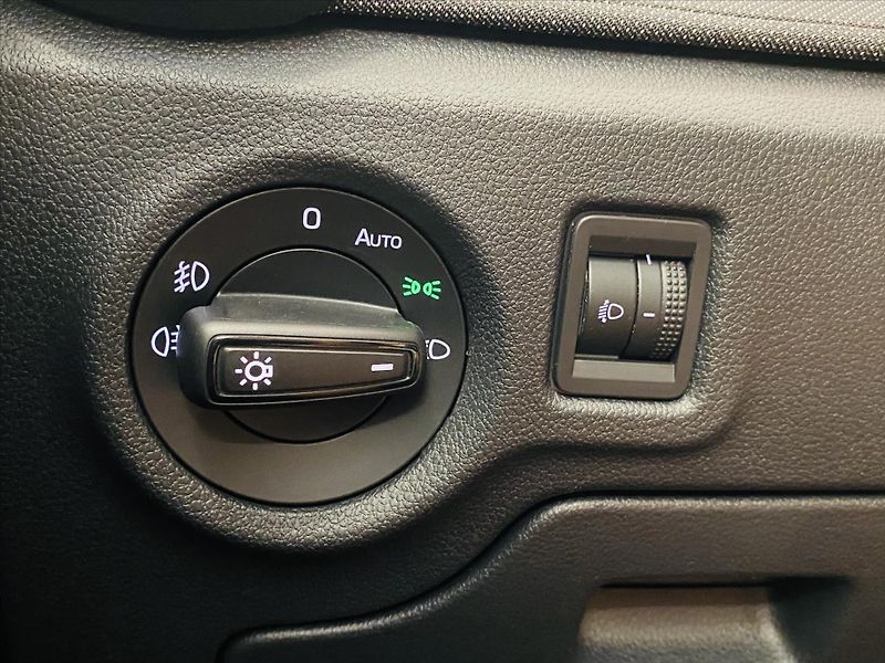 Škoda Fabia 1,0 TSI 70kW Selection - fotka 17 z 23