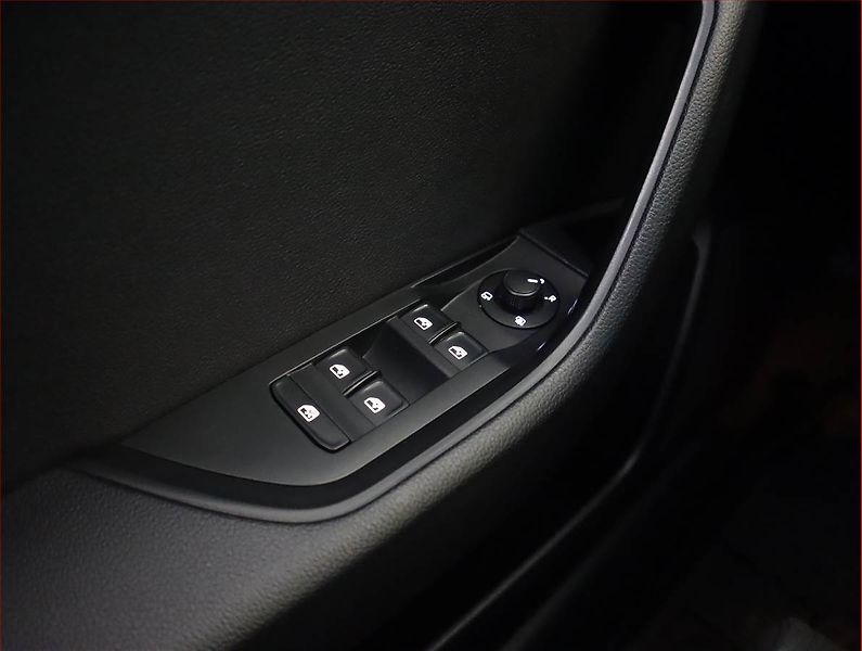 Škoda Superb (2016) Ambition 2.0 TDI, Navi - fotka 15 z 16