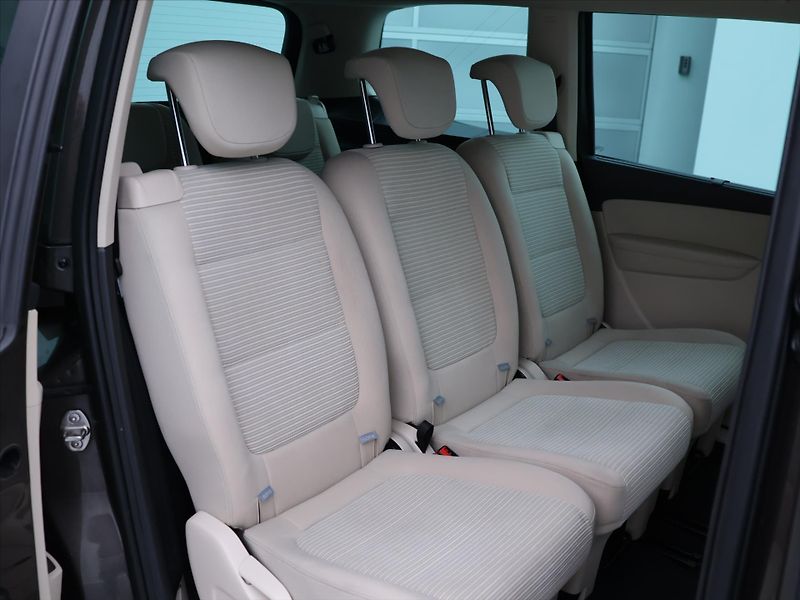 Seat Alhambra 2,0 TDI 103kW DSG Style 7-Míst - fotka 13 z 41