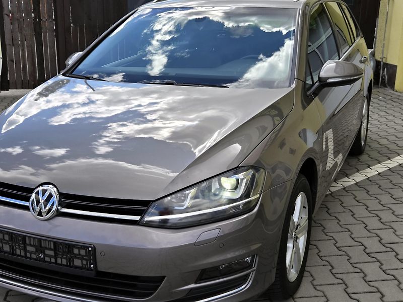 Volkswagen Golf 1,4TSi Highline 92kW, SERV.KN - fotka 3 z 43