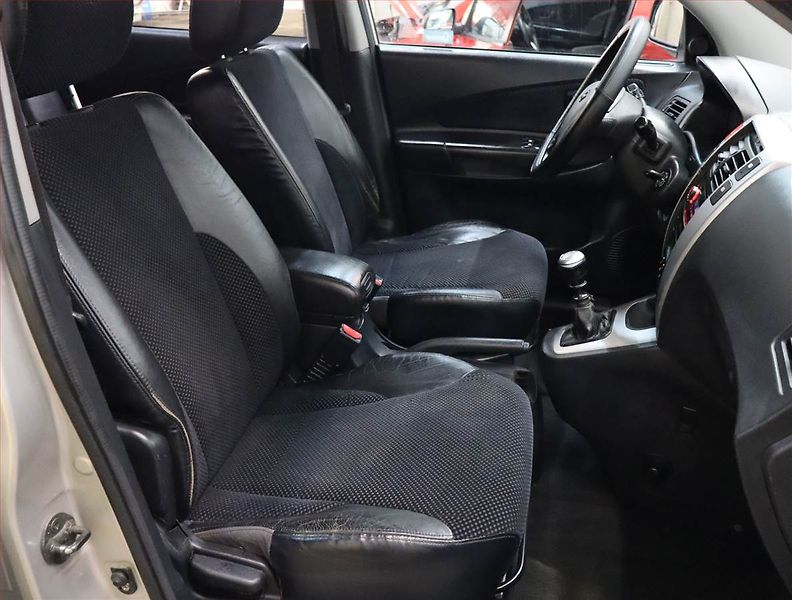 Hyundai Tucson (2007) 2.0 CRDi, 4X4, nová STK - fotka 9 z 17