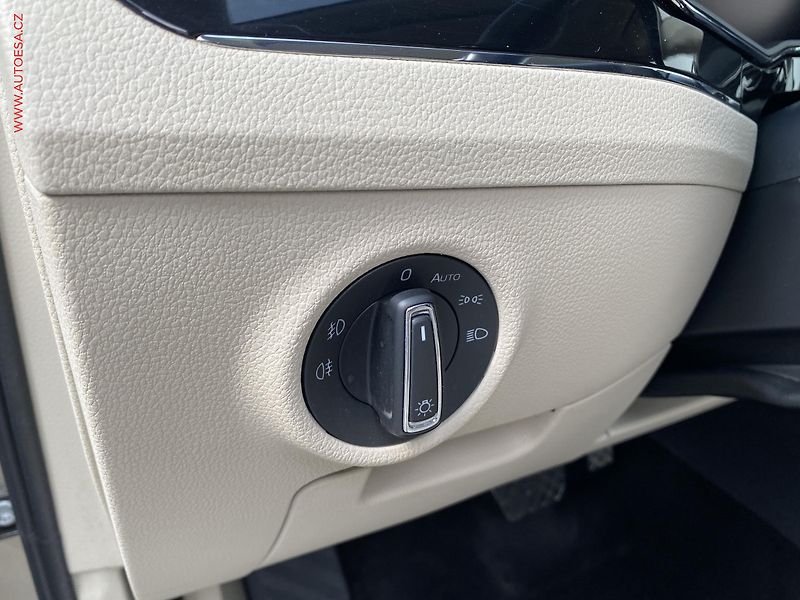 Škoda Superb (2022) 2.0 TDi, ČR, L&K, DSG, LED - fotka 15 z 20