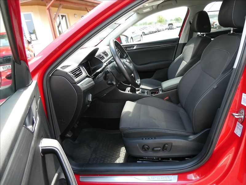 Škoda Superb 1,5 TSi 110kW STYLE+, NAVI,LED - fotka 19 z 37