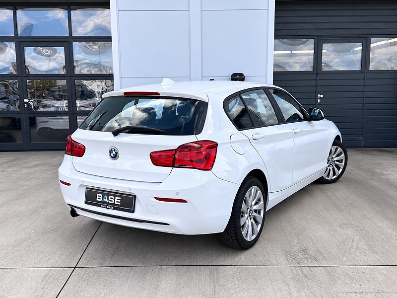 BMW Řada 1 118i Model Sport Line - fotka 4 z 18