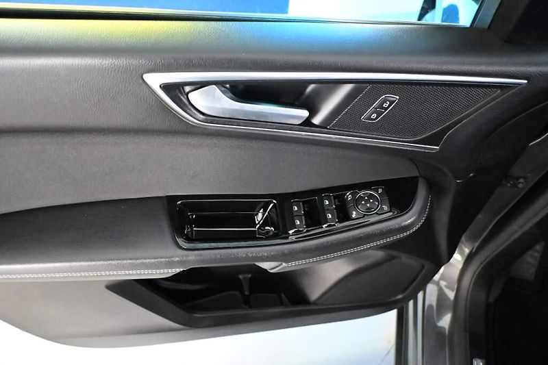 Ford S-MAX (2022) 2.0 LED ACC SONY Tažné Webasto - fotka 15 z 40